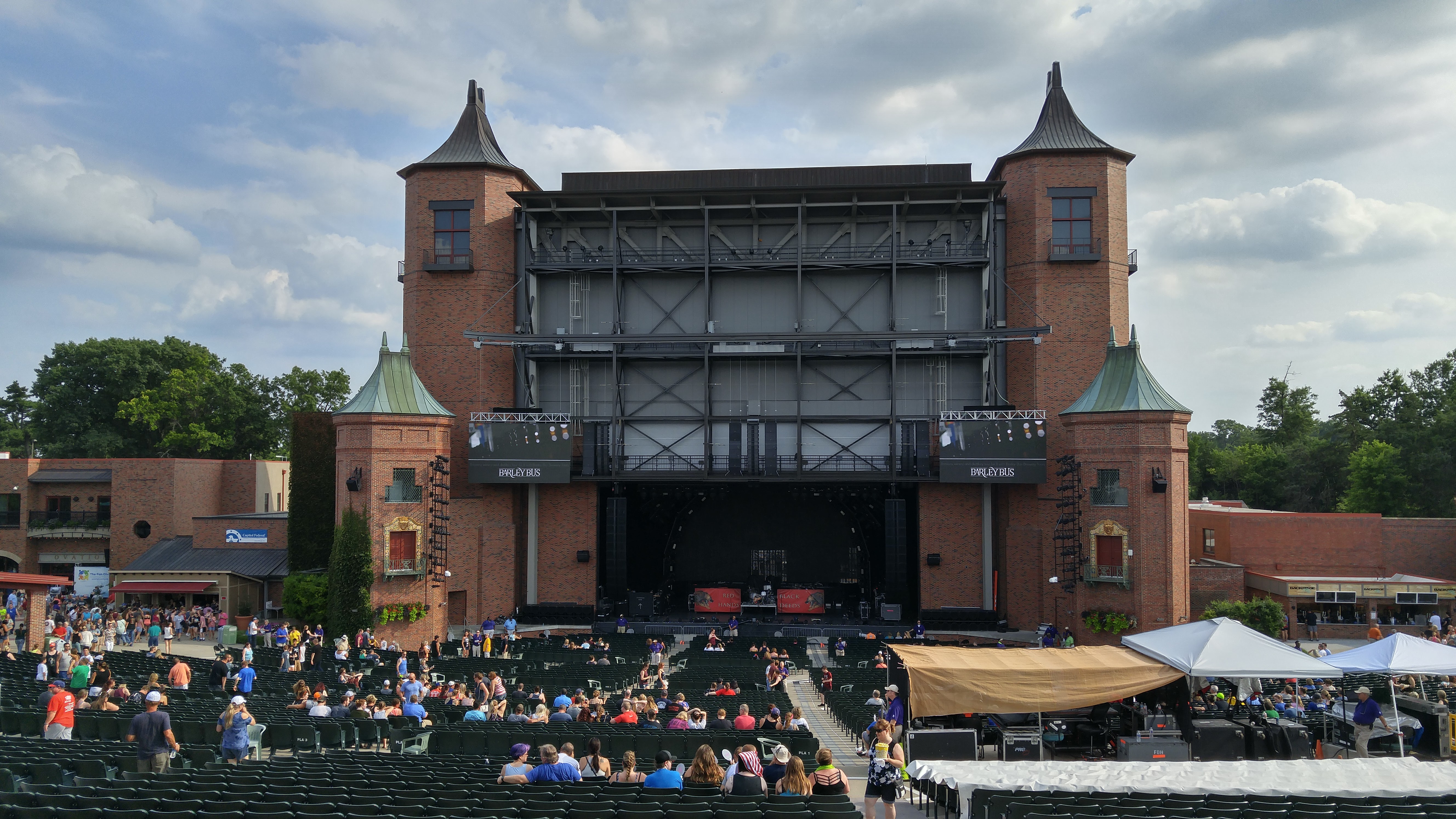 Shamans Harvest, Daughtry and Nickelback at Starlight